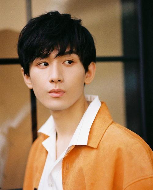 成毅恋情最新爆料图片,甜蜜同框引热议,细节揭秘恋情真相!” 第3张 成毅恋情最新爆料图片,甜蜜同框引热议,细节揭秘恋情真相!” 第3张